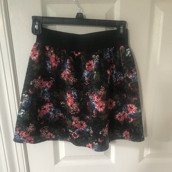 Floral skirt. Size S. - Picture 1 of 2